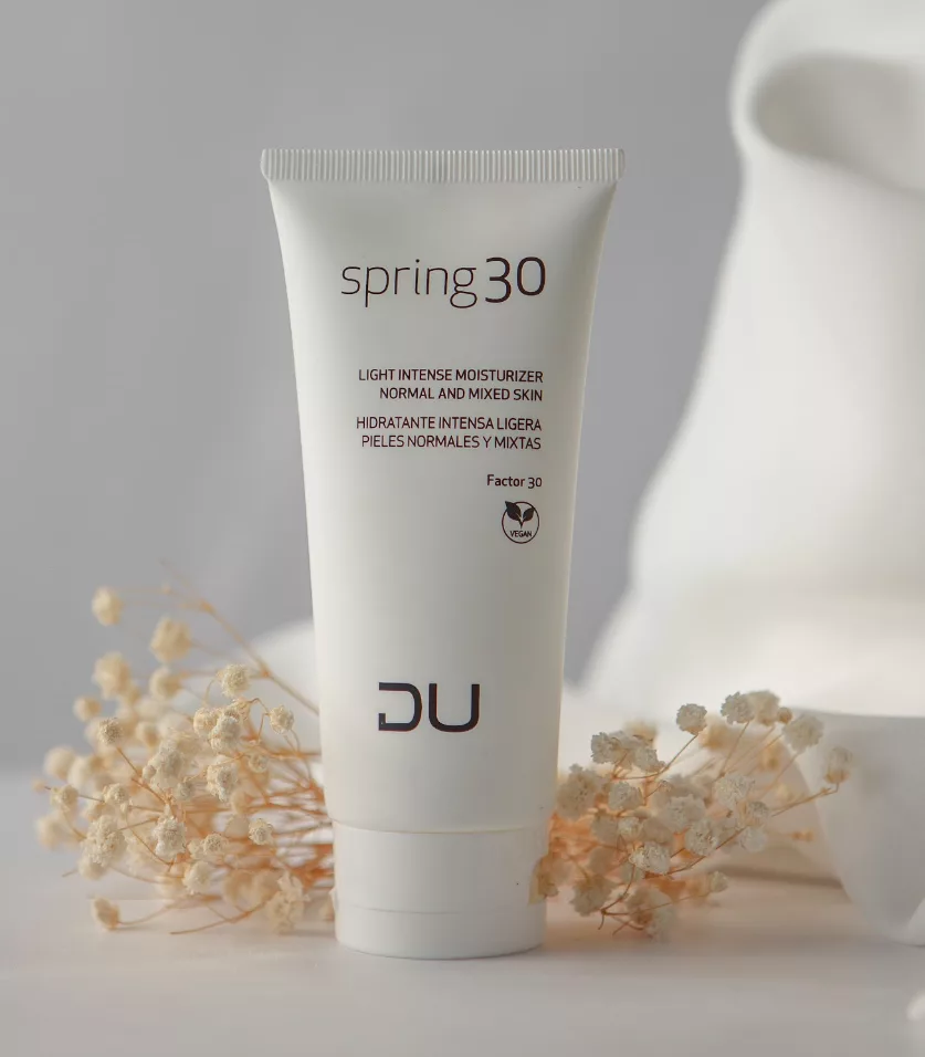 Nawilżający krem do cery tłustej z SPF 30 Spring 30